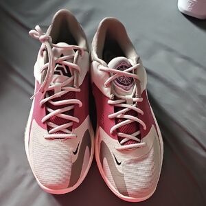 Nike Giannis Zoom Freaks New